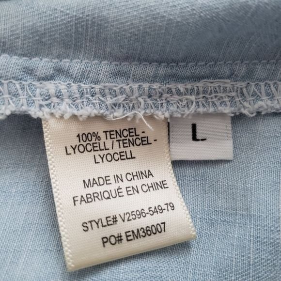 Chelsea & Violet Women Ombre Chambray Top Round neckline - Picture 7 of 10